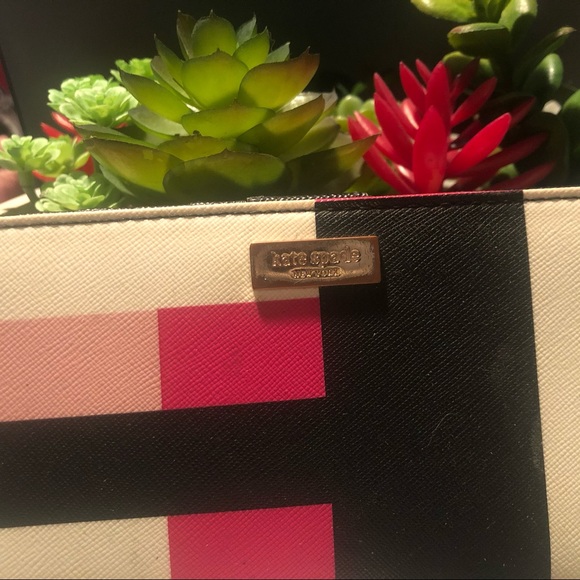 Kate Spade Wallet❤️ - Picture 2 of 4